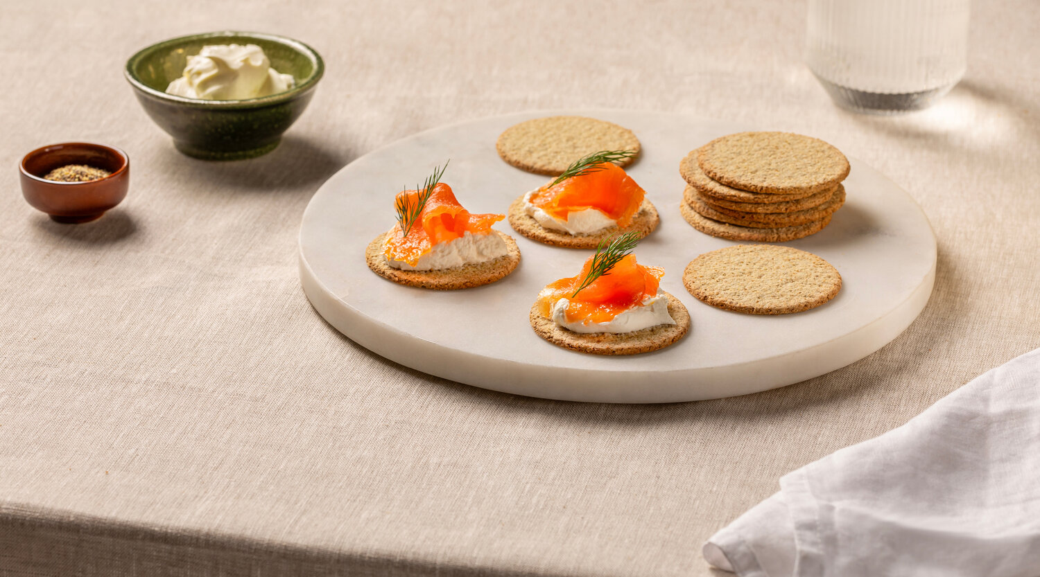 Oatcakes with smoked salmon